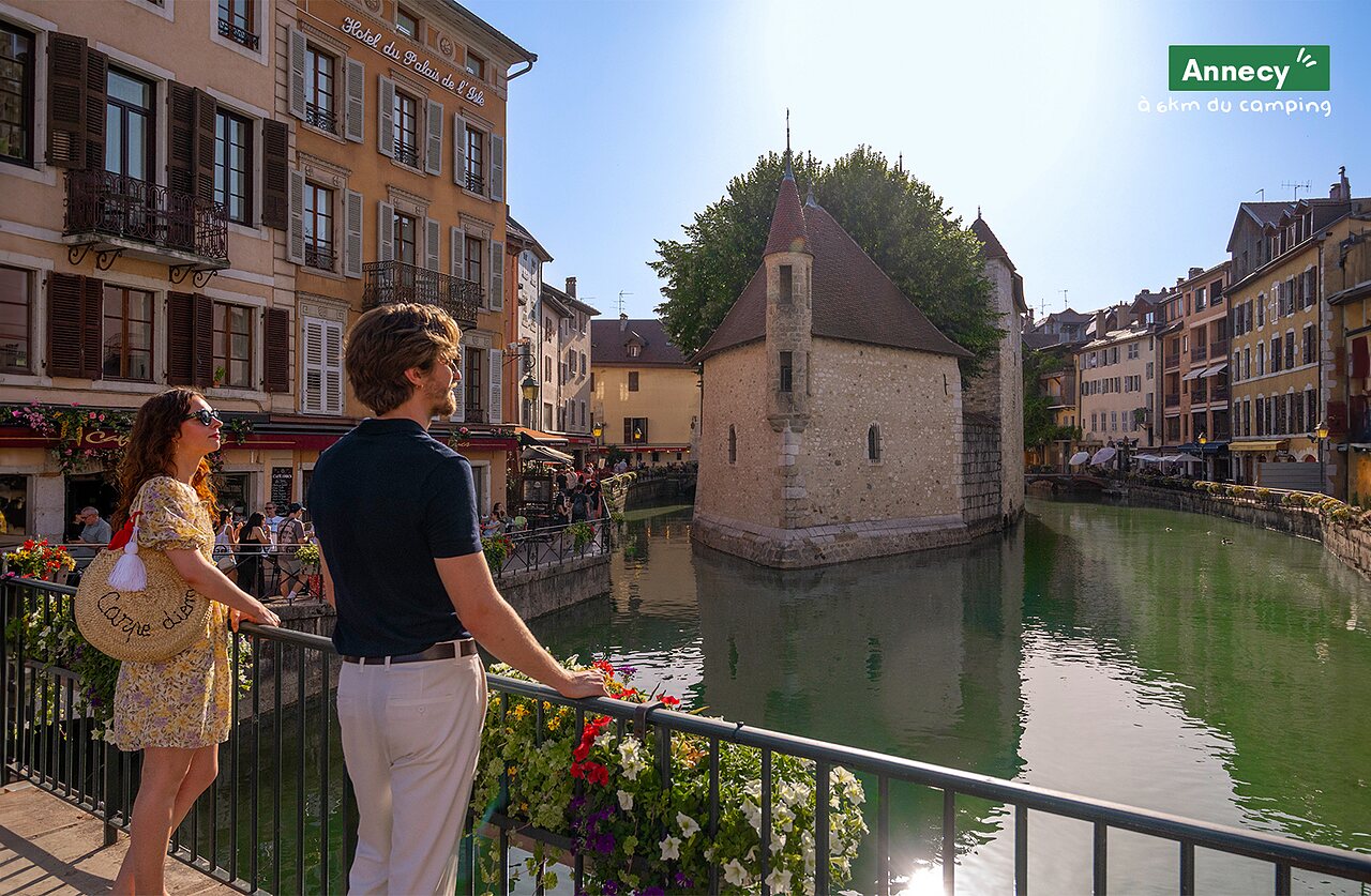 El Palacio de l'Isle y el canal del Thiou para visitar en Annecy.
