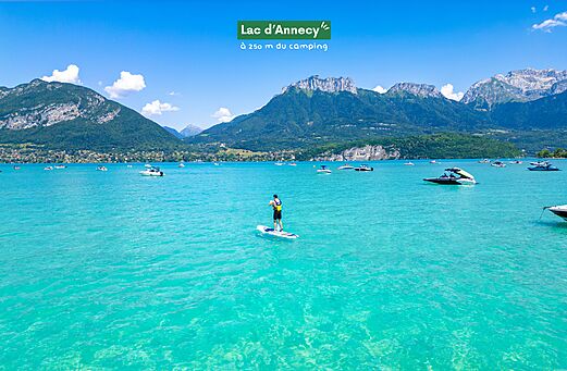 Lago de Annecy, paddleboard y monta�as, hermoso lugar cerca del camping.