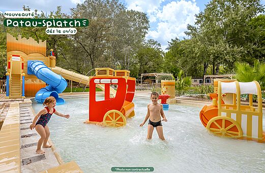 Zona acu�tica l�dica en el camping CLICOCHIC Alpes Lodges en Pralognan la Vanoise (73).