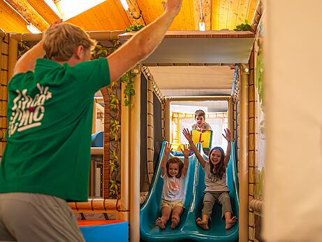 Toboganes en el camping CLICOCHIC Alpes Lodges en Pralognan la Vanoise (73).