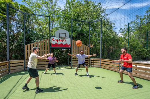 Baloncesto en el CAPFUN Arbois du Castellet en LE CASTELLET (83).