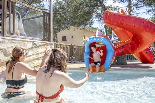 Toboganes acu�ticos y piscina en CAPFUN Arbois du Castellet, LE CASTELLET (83).