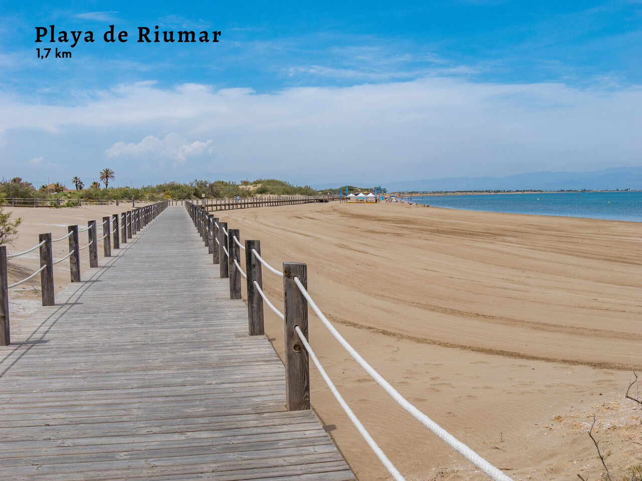 Playa de Riumar, hermosa playa de arena fina en Deltebre, Tarragona.