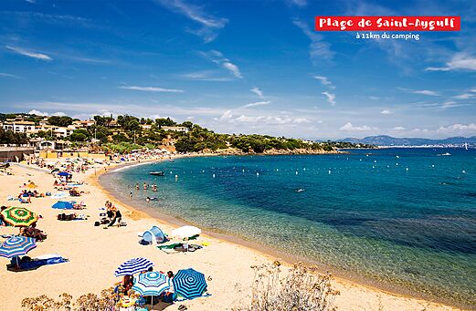 Playa de Saint-Aygulf, arena fina y mar Mediterr�neo cerca de Fr�jus.