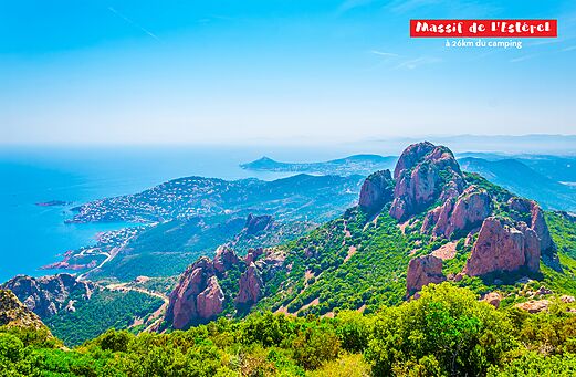 Macizo del Est�rel, paisajes costeros rocosos y mar Mediterr�neo cerca de Puget sur Argens.