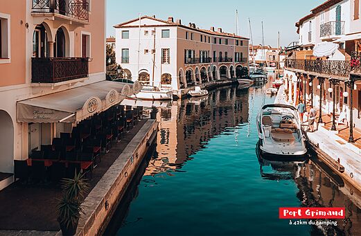 Port Grimaud, ciudad lacustre con canales y barcos, para visitar cerca del camping.