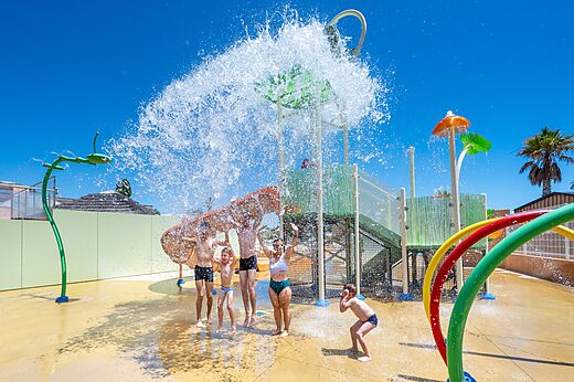Piscina lúdica, cubo de agua, niños, CAPFUN Barbacane NARBONNE (11).