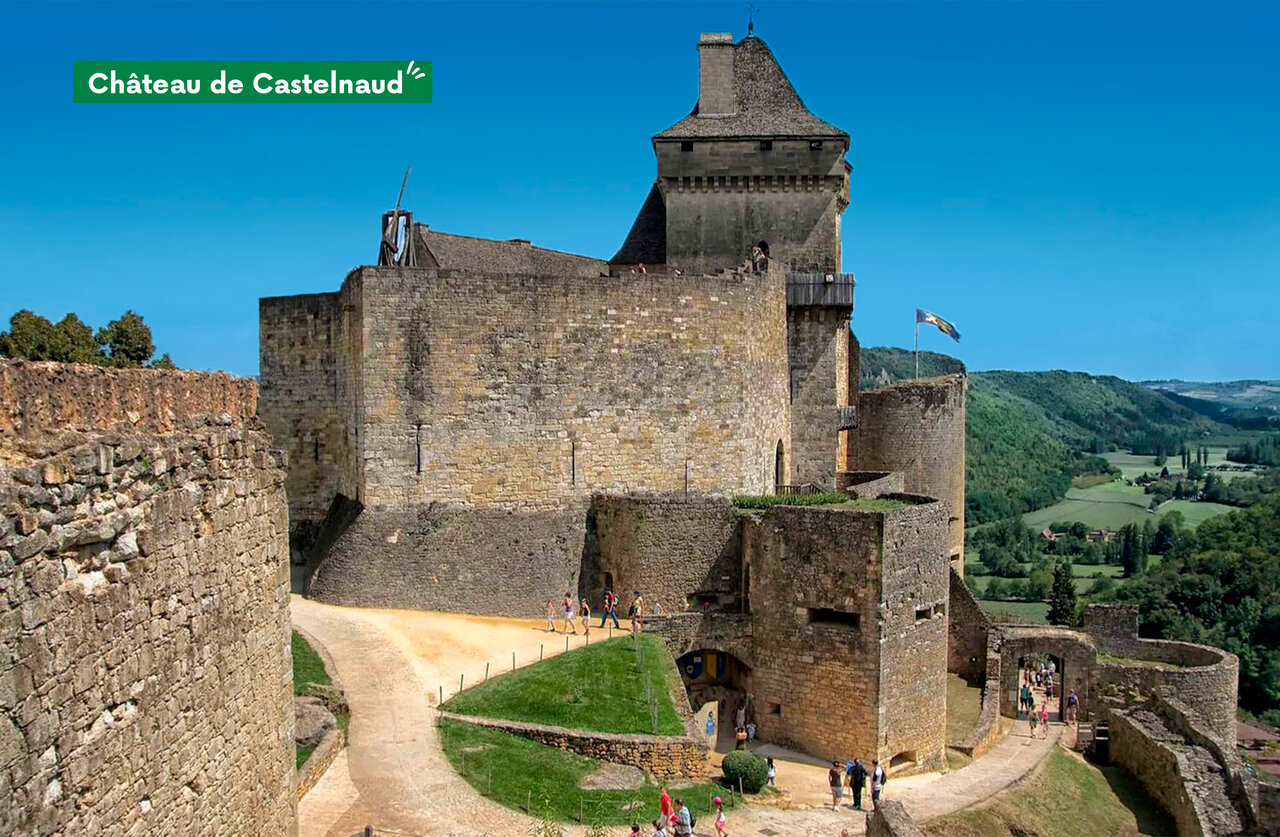 Castillo de Castelnaud, fortaleza medieval para visitar cerca de La Roque-Gageac (24).