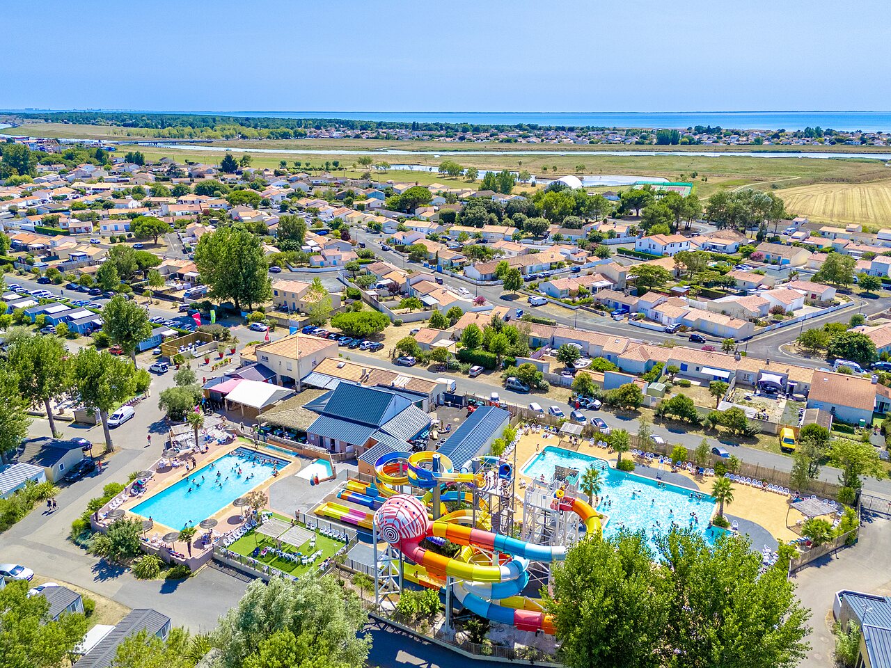 Gran parque acu�tico en el camping CAPFUN Bel Air en Aiguillon sur Mer (85).