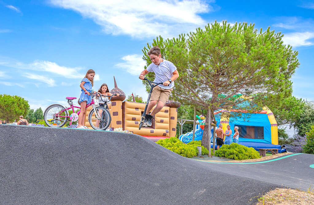 Blancs Chnes, Camping Pays de la Loire - 33