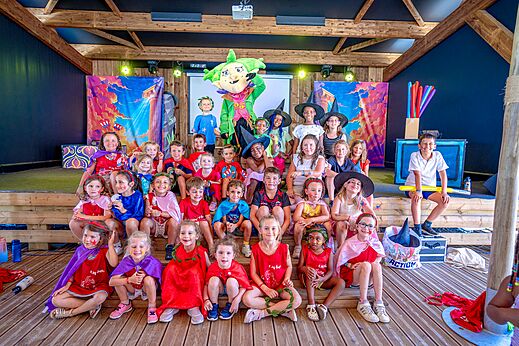 Animación infantil con mascota en el camping VAGUES OCEANES Blancs Chênes en LA TRANCHE SUR MER (85).