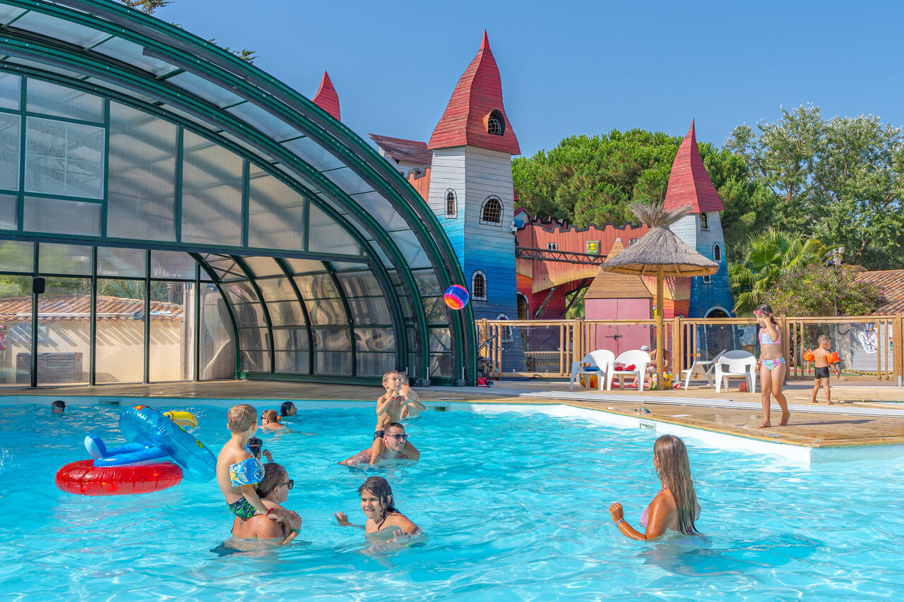 Piscina, �rea acu�tica divertida en camping CAPFUN Bonne Etoile en BOIS PLAGE EN RE (17).