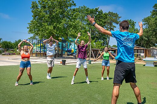 Animaci�n deportiva para adultos en el camping VAGUES OCEANES Boudigau en LABENNE OCEAN (40).