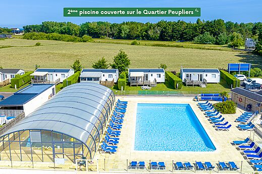 Piscinas exterior y cubierta, Mobil-homes en el camping CLICOCHIC Brise de Cabourg, Varaville (14).
