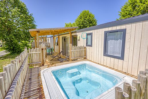 Mobil-home moderno con jacuzzi privado en camping CLICOCHIC Brise de Cabourg.