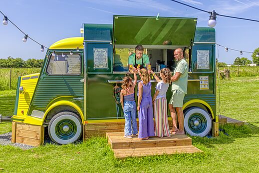 Food truck en el camping CLICOCHIC Brise de Cabourg en Varaville (14).