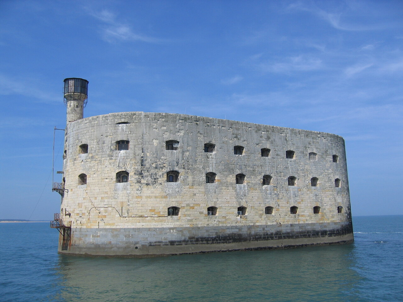 Fort Boyard, fortificaci�n hist�rica en el camping CLICOCHIC Cabanes d Ol�ron en ST GEORGES D'OLERON (17).