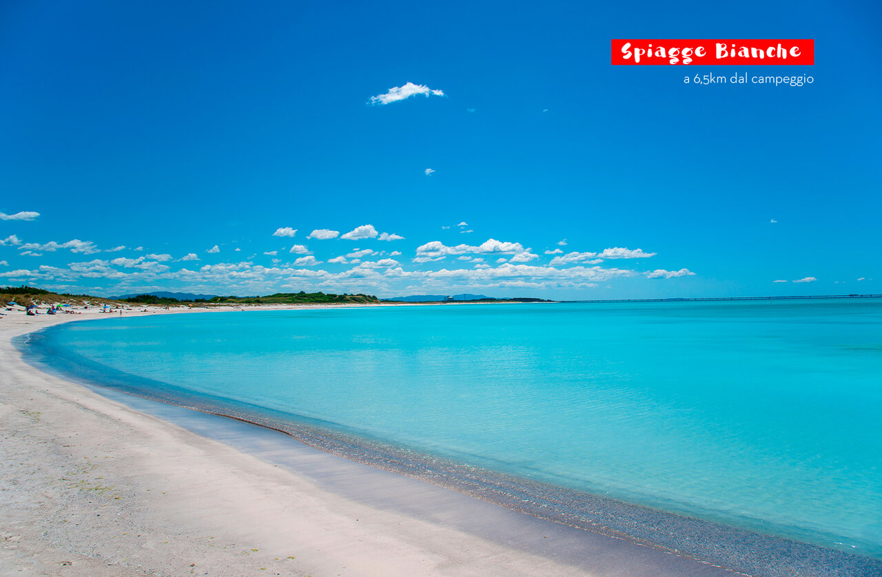 Spiagge Bianche, hermosa playa de arena blanca y agua turquesa en Rosignano Marittimo.