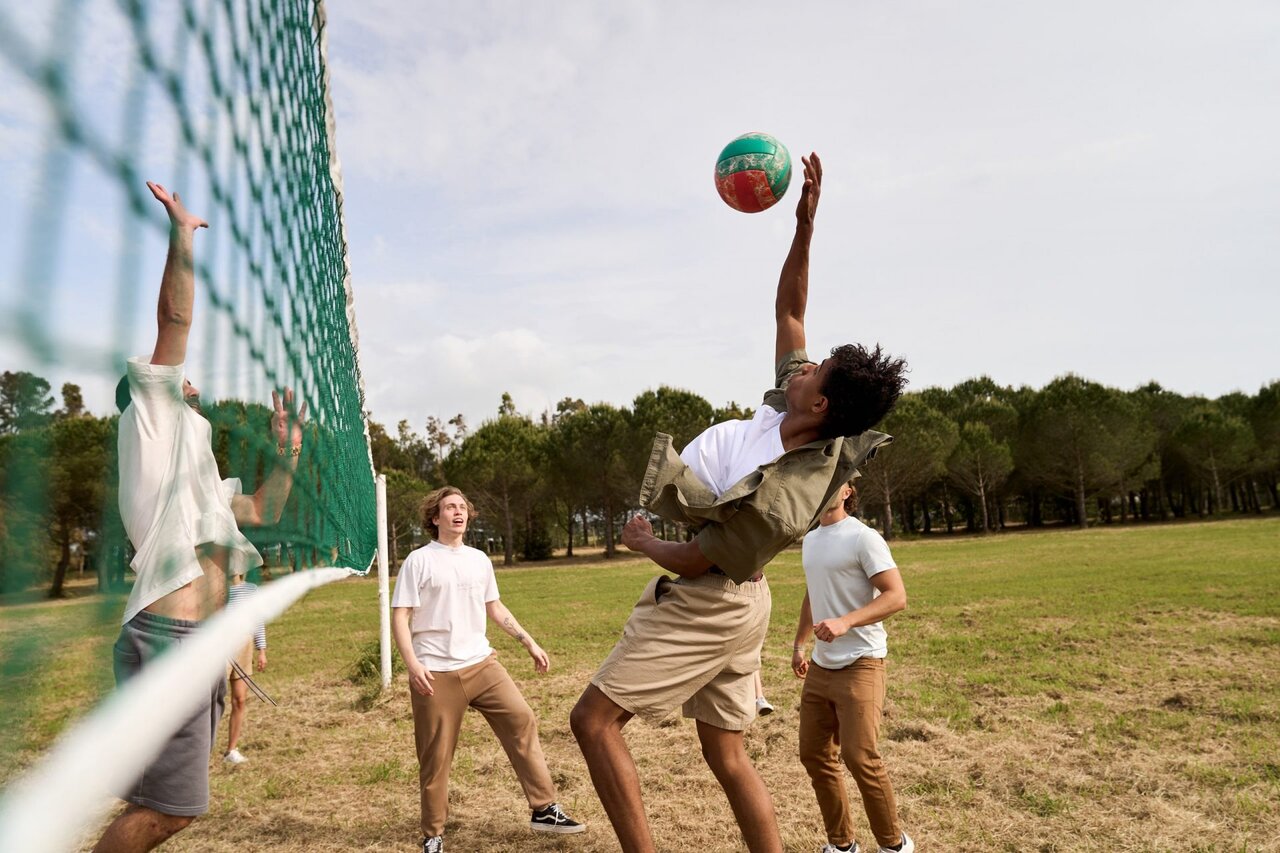 Voleibol en el camping CAPFUN Campo dei Fiori en Rosignano Marittimo (57).