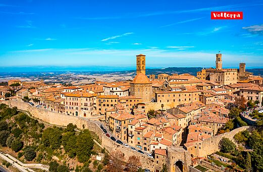 Vista a�rea de la hist�rica ciudad de Volterra en Toscana, Italia.