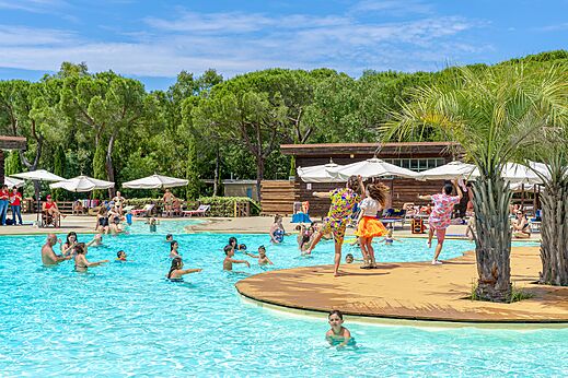 Piscina exterior con animaci�n y actividades acu�ticas en CAPFUN Campo dei Fiori, Rosignano Marittimo (57).