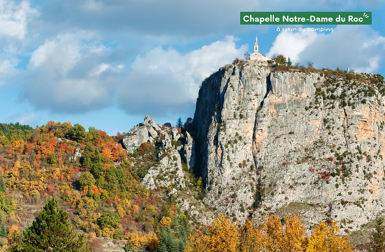 Capilla Notre-Dame du Roc en roca, lugar para visitar cerca del camping.