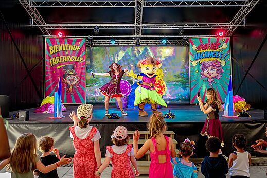 Espectáculo de animación con mascota y niños al camping CAPFUN Cenic en PENESTIN (56).