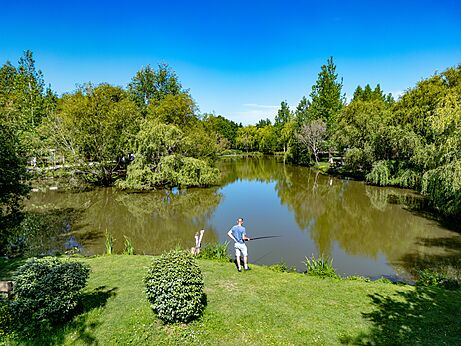 Pesca en el estanque verde del camping CAPFUN Cenic en PENESTIN (56).