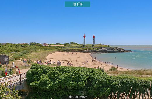 Playa de la Isla de Aix con faros, lugar tur�stico para visitar en Charente-Maritime.