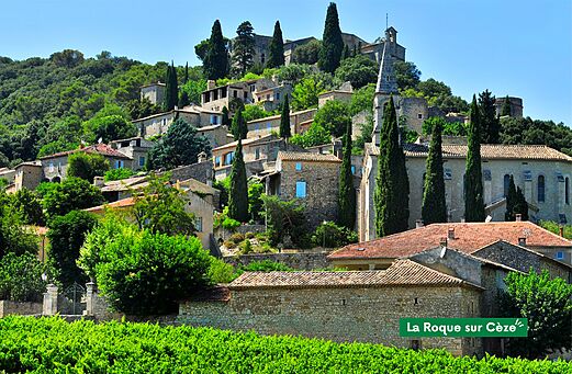 Pueblo medieval de La Roque-sur-Cèze, uno de los pueblos más bonitos de Francia.
