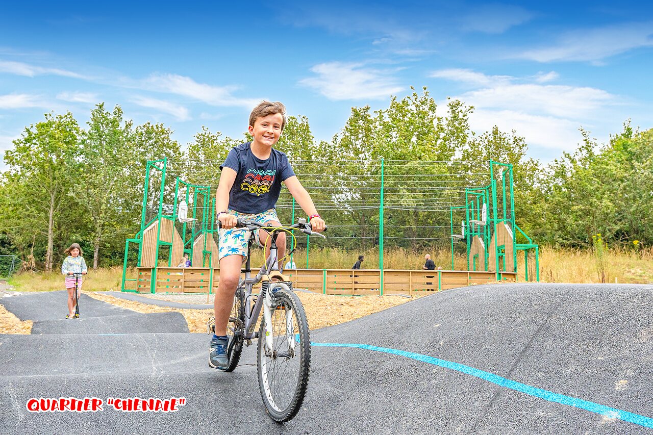 Pista de pump track en el camping CAPFUN La Ch�naie en PORNIC (44).