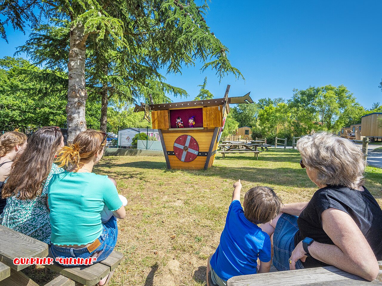 Espect�culo de marionetas para familias en el camping CAPFUN La Ch�naie en PORNIC (44).