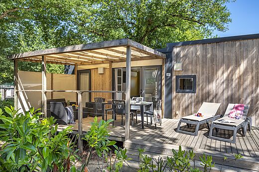Mobil-home moderno con terraza amueblada en el camping CAPFUN La Ch�naie en PORNIC (44).