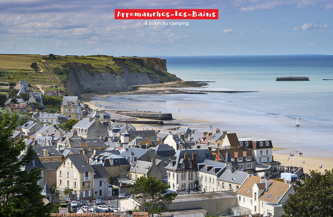 Arromanches-les-Bains, ciudad costera hist�rica con playa y acantilados en Normand�a.