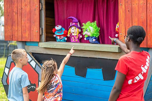 Espectáculo de marionetas para niños en el camping CAPFUN Citadelle de Loustic en Hermanville sur Mer.