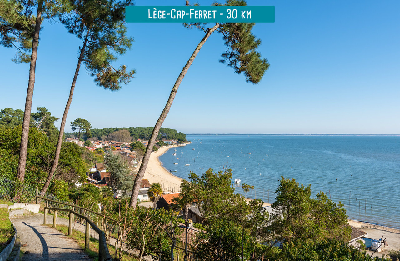 Playa y pueblo pintoresco de L�ge-Cap-Ferret, a visitar cerca del Bassin d'Arcachon.
