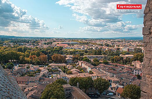Vista panorámica de la ciudad histórica de Carcasona, Occitania.