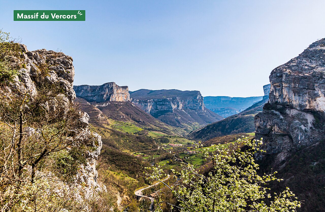 Macizo del Vercors, paisajes monta�osos y valles verdes para explorar en Dr�me.