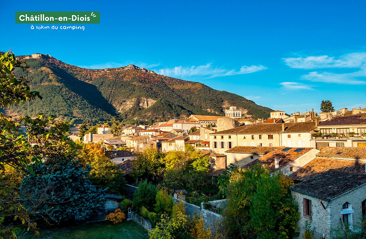Pueblo medieval de Ch�tillon-en-Diois, para visitar cerca del camping en Dr�me.