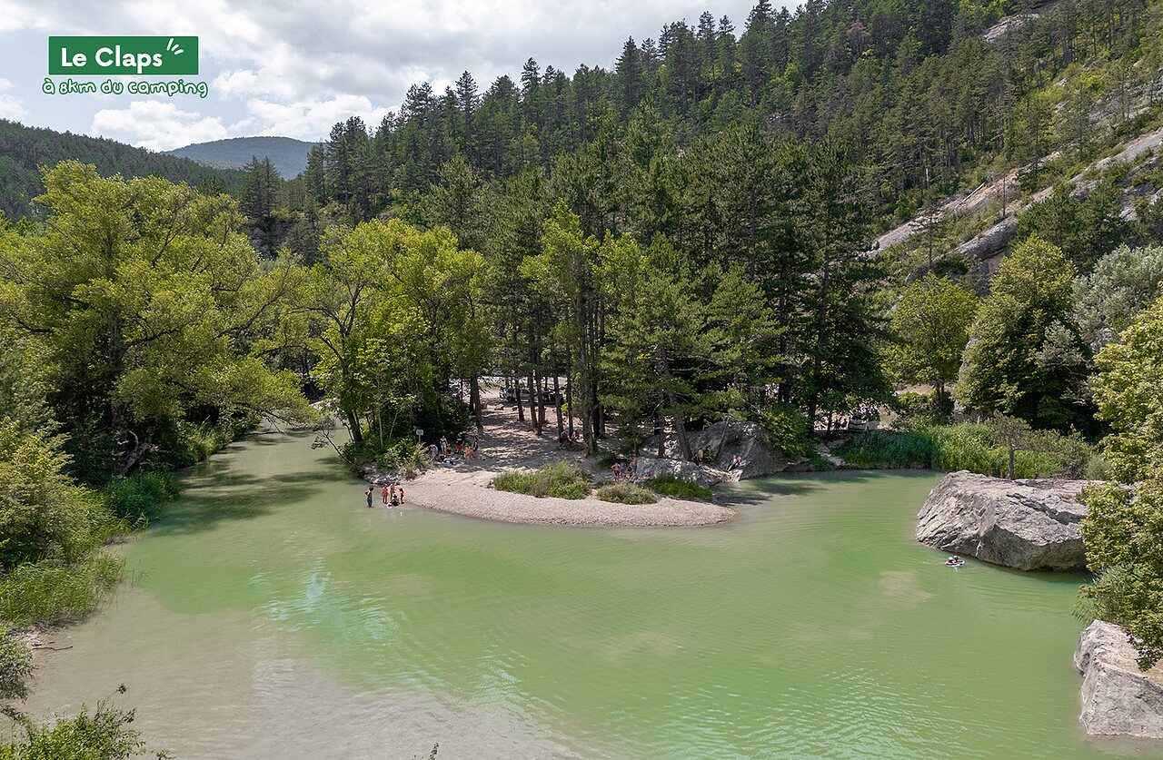 Le Claps, sitio natural con r�o y playa, para visitar en Dr�me.