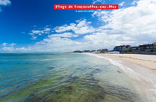 Playa de arena de Courseulles-sur-Mer, lugar turístico para visitar cerca del camping.