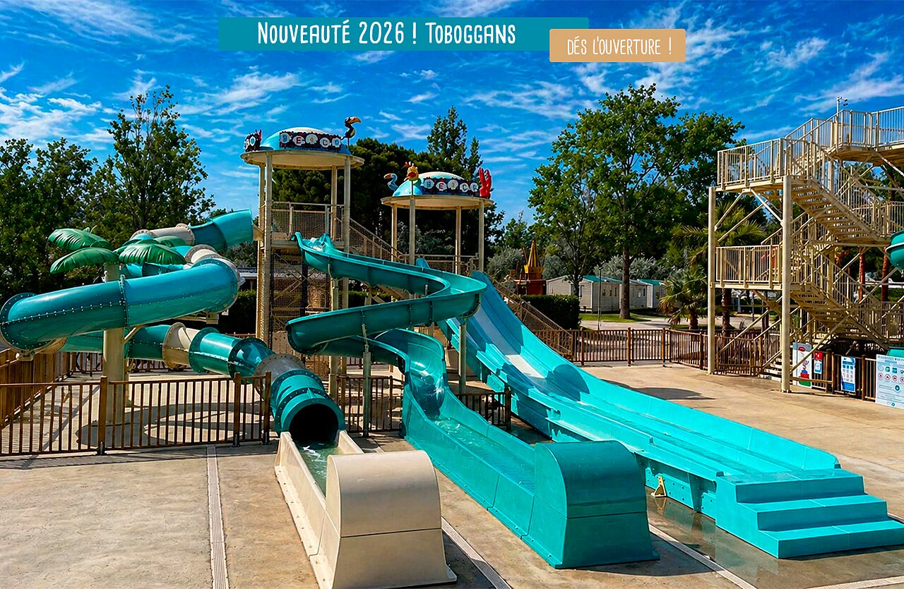 Toboganes acu�ticos coloridos, novedad 2026, en el camping VAGUES OCEANES Elys�e.