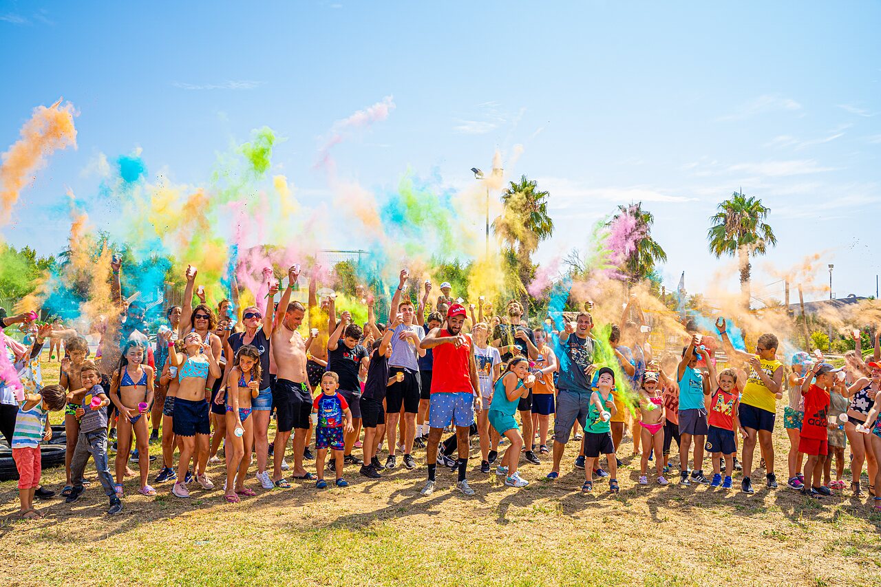 Animaci�n colorida para todos en el camping CAPFUN El Moli en Elne (66).