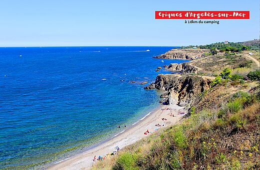 Calas de Argelès-sur-Mer, playa de guijarros y acantilados rocosos, mar Mediterráneo para visitar.