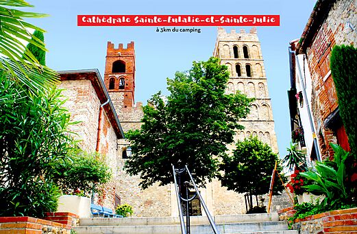 Catedral Sainte-Eulalie-et-Sainte-Julie, monumento histórico para visitar cerca de Elne, Pirineos Orientales.