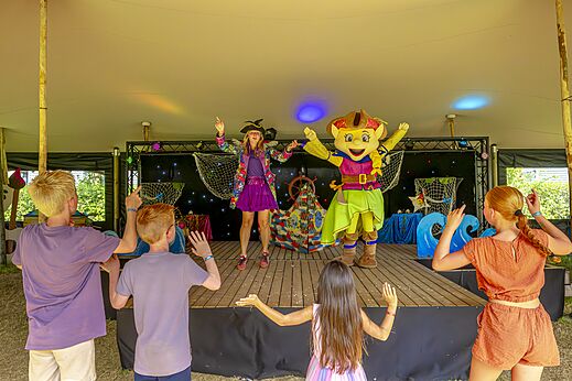Animación pirata y mascota para niños en el camping CAPFUN Erkemederstrand en Zeewolde.
