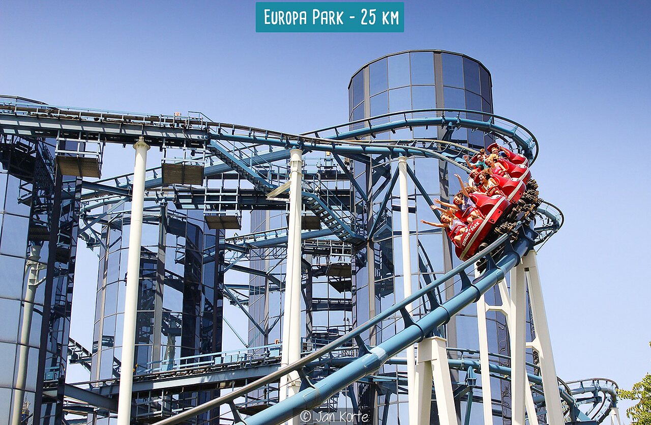 Monta�a rusa espectacular en Europa Park, un parque tem�tico cerca de Erstein.