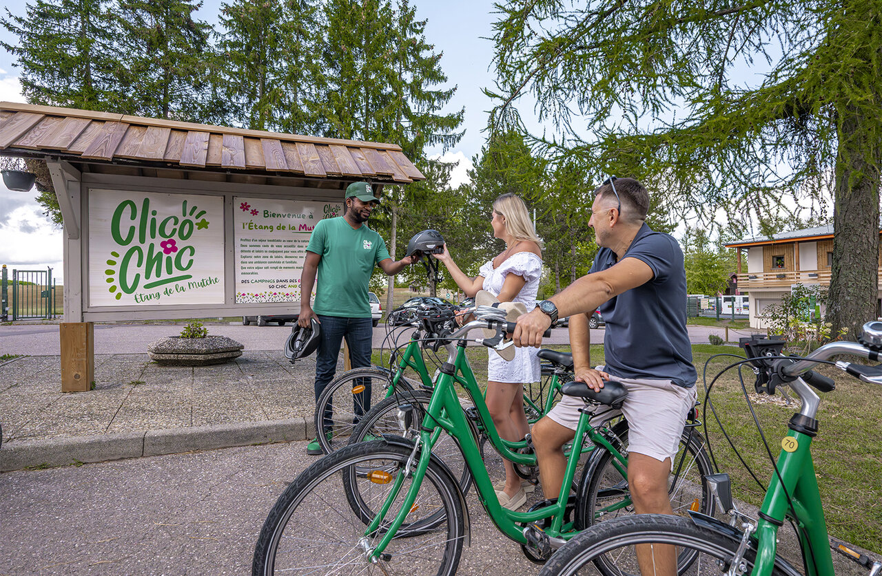 Alquiler de bicicletas y cascos, entrada camping CLICOCHIC Etang de la Mutche HARPRICH (57).