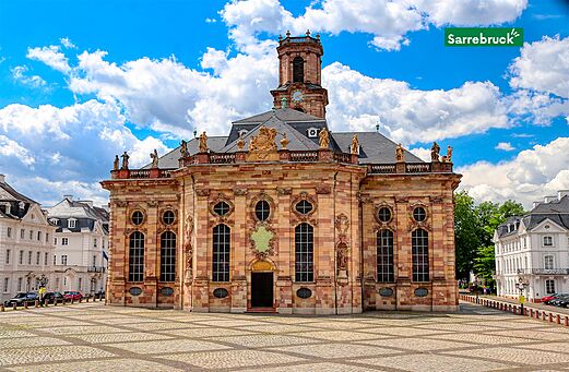 Iglesia barroca de San Luis, monumento histórico en Saarbrücken, Alemania.