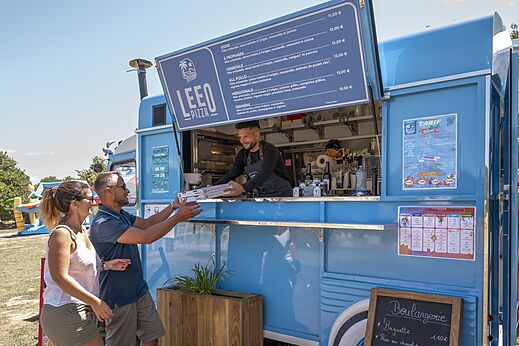Food truck Leoo Pizza y panadería en camping CLICOCHIC Etoile de Mer Asserac (44).